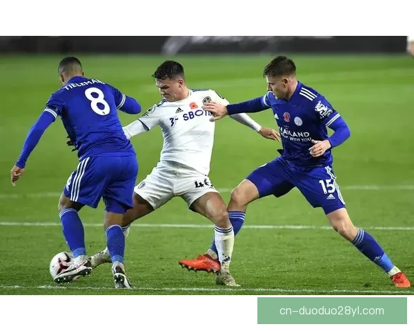 任意球破门维拉一球战平利兹联